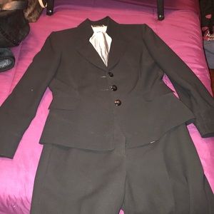 Matching Tahari pants and blazer size 10P